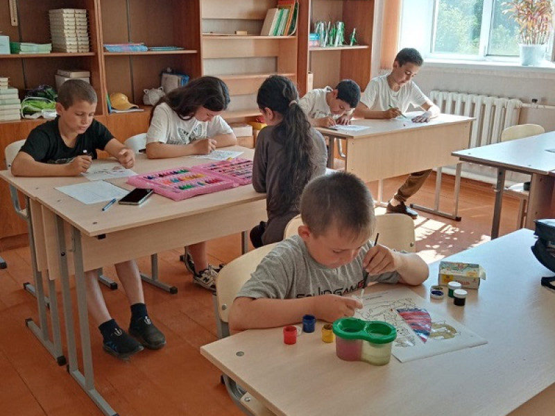 Летний оздоровительный лагерь при школе "Лучик".