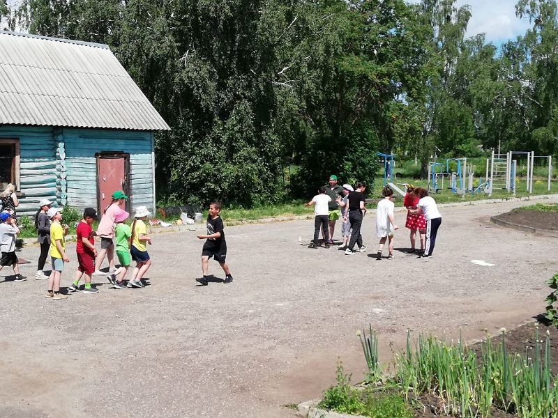 Летний оздоровительный лагерь при школе "Лучик".